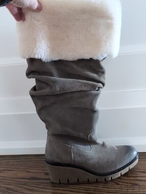 Vintage Foundry Co. Women's Taupe Suede Wedge Winter Boot with Shearling Cuff